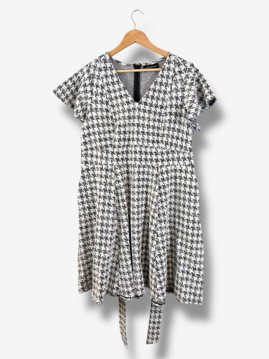 Lane Bryant Lena Midi Fit & Flare Dress Size 18/20P Black White Houndstooth - Picture 11 of 12